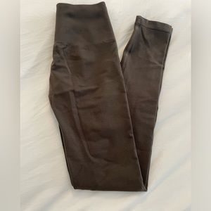 Alphalete Amplify Leggings